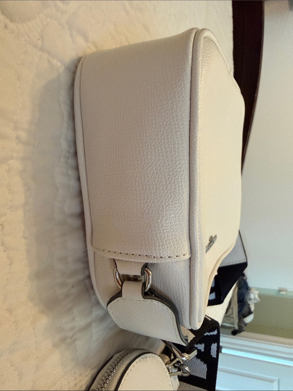 NWT Karl Lagerfeld White Camera Bag with Logo Strap - Picture 5 of 11